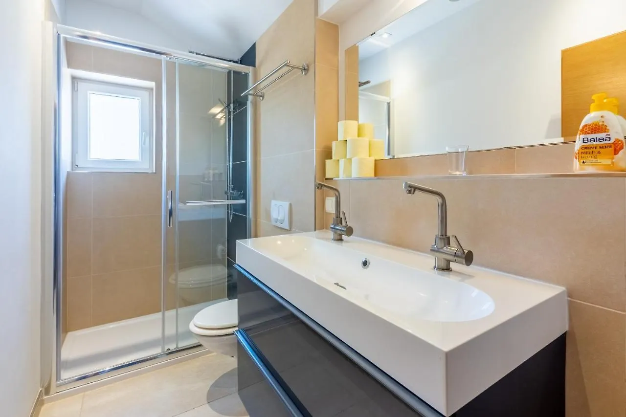 Rimac Apartments And Rooms Novi Vinodolski Croatia