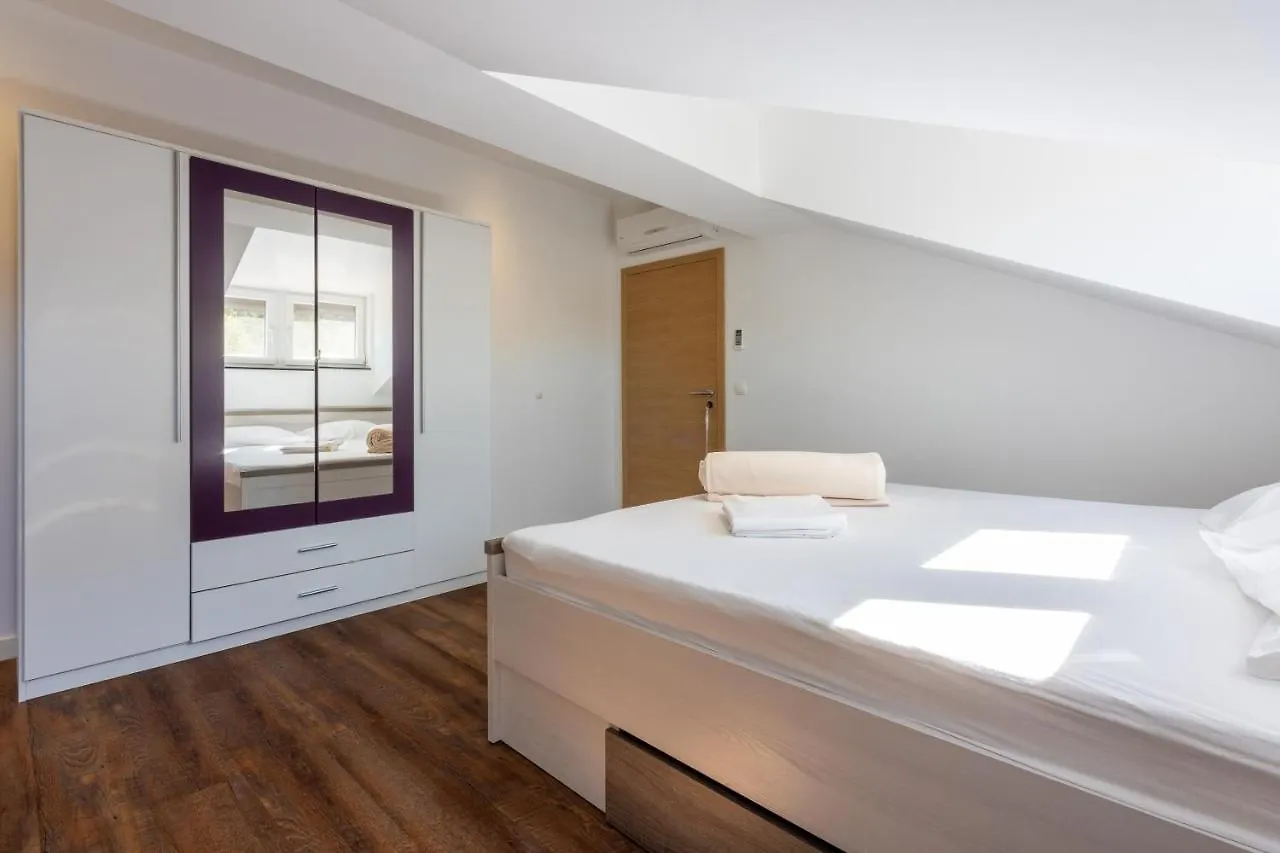 Rimac Apartments And Rooms Novi Vinodolski